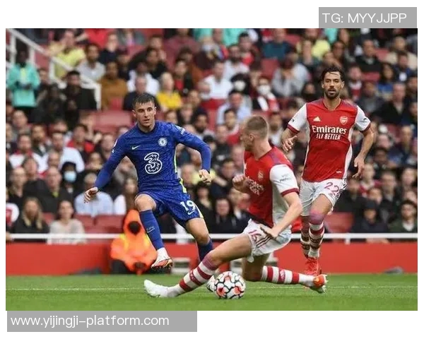 英超焦点战切尔西与阿森纳互交白卷争议判罚引发全场热议